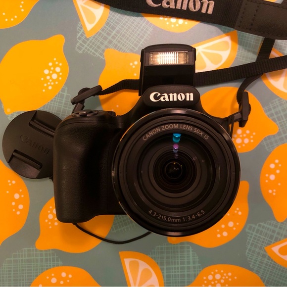 Canon PowerShot SX540 HS - Picture 2 of 8